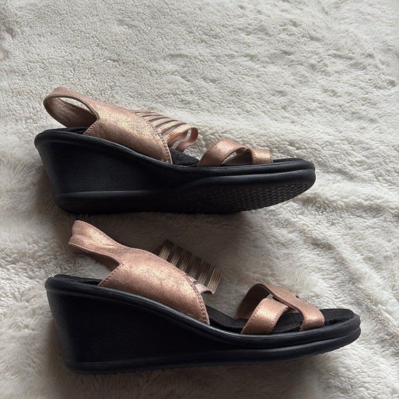 Skechers Rose Gold Wedge Sandals | Comfort Platform Strappy Slides Size 6 - Picture 5 of 10